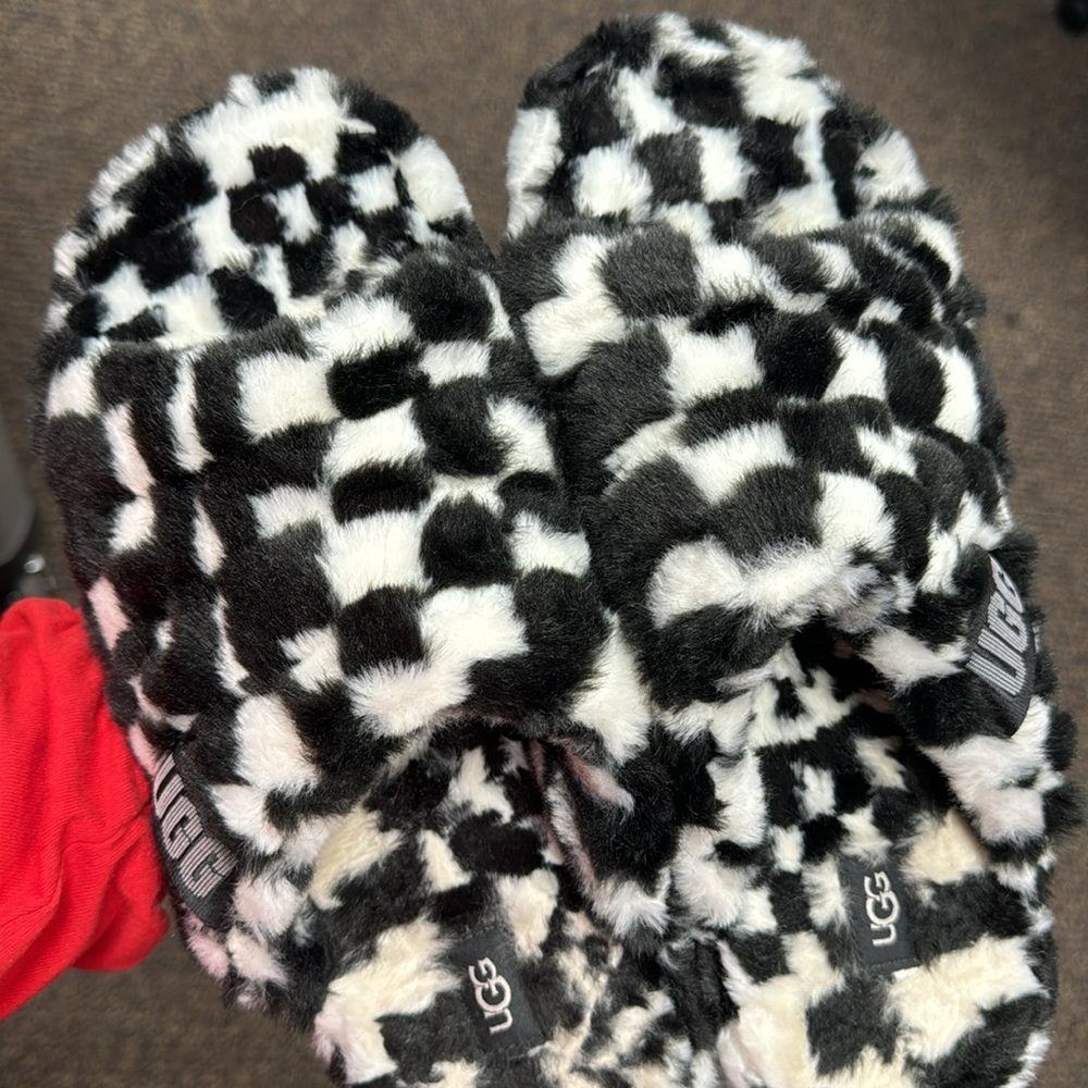 UGG checkered slippers in great condition
